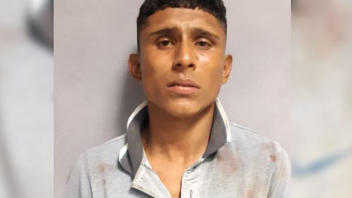 El hombre amagó con un cuchillo a un menor dentro de la casa para obtener el celular. | Cortesía
