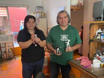 Artesano de Puebla y familia / Especial