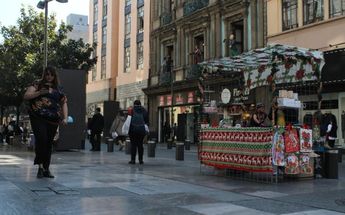 Comercio en navidad / Alma Paola Wong