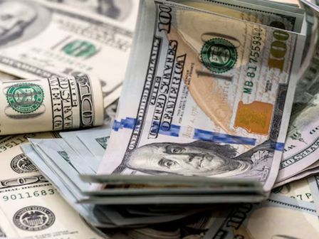 El dólar cambia su valor diariamente | Freepik