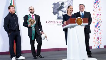 Claudia Sheinbaum pidió a Saúl 'Canelo' Álvarez apoyar la clase de box en el país / Presidencia