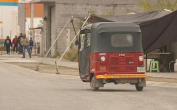 Mototaxis continúan operando sin permiso en Zuazua. | Raúl Palacios