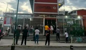 Adolescente ataca a dos alumnos y dos trabajadores en secundaria de Querétaro