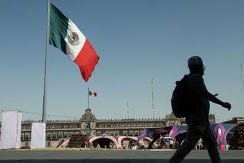 Un modelo de la Bandera Nacional, autenticado por los tres poderes de la Unión, permanece depositado en el Archivo General de la Nación / Cuartoscuro