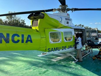 Helicóptero en el que se traslado a los tres estudiantes heridos del ITS Lagos de Moreno | Samu Jalisco