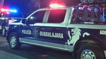 Policías de Guadalajara acudieron al sitio para atender el reporte de la persona lesioanda | Vicente Torres Alfaro