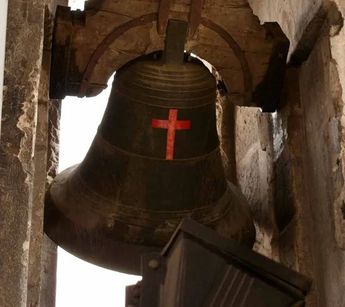La campana castigada, según las leyendas, permanece en el atrio de la Catedral de Saltillo.