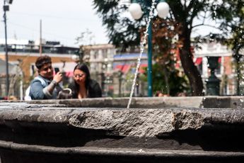 Así luce la fuente de San Miguel tras ser dañada por integrantes de un colectivo feminista / Agencia Es Imagen