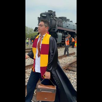Regio se toma fotos en locomotora ‘La Emperatriz’ | Especial