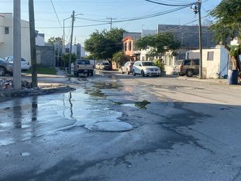 Fuga de agua en colonia Benito Juárez / Frida Rodríguez