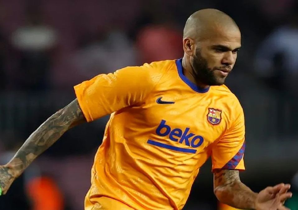 Pumas presenta oferta por Dani Alves, reportan en Brasil