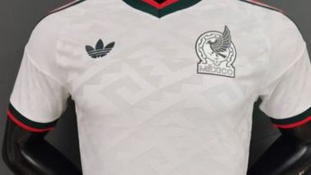 El blanco se mantiene como parte del uniforme de visitante para el Mundial 2026 / Footy Headlines