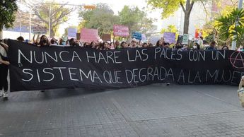 En pancartas, mujeres describen su sentir  | Andrea Ávila