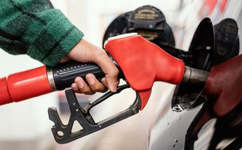 Cómo el calor hace que la gasolina dure menos / Freepik