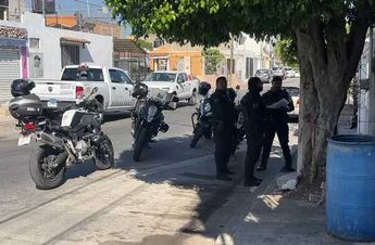 La mujer no presentó heridas de gravedad, pero fue trasladada a la Cruz Verde para una revisión más detallada. | Telediario Especial