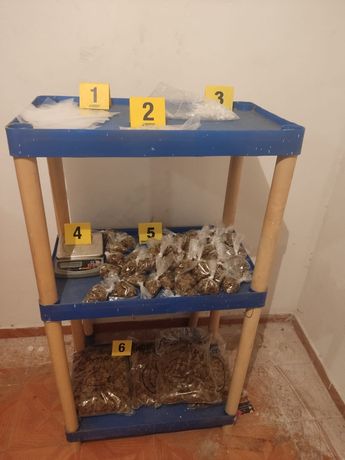 Parte de la droga asegurada durante el operativo en la colonia Valle Verde. | Cortesía