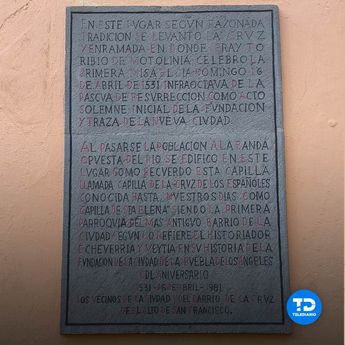 Placa en la fachada de la capilla de Santa Elena en Puebla / Telediario Puebla