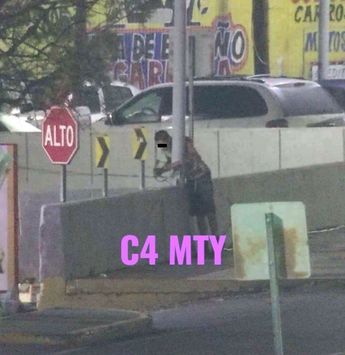El hombre fue detectado por las cámaras de seguridad del C-4. | Cortesía