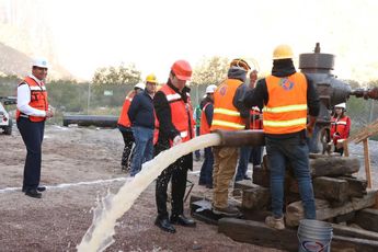 García Sepúlveda supervisa la obra denominada pozo Huasteca “BA 51-Heineken”. | Raúl Palacios