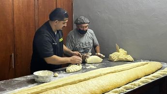 Familias y turistas se reunieron para celebrar esta tradición gastronómica única