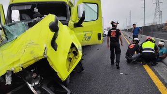 Elementos de Protección Civil atendieron al conductor lesionado por el accidente. | Agustín Martínez