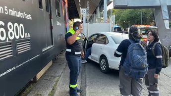 Usuarios de la línea permanecieron varados en la colonia Morelos.