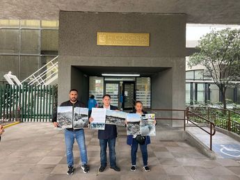 Los ciudadanos se manifestaron afuera del Congreso de Nuevo León para buscar un diálogo con autoridades. | Édgar Plata