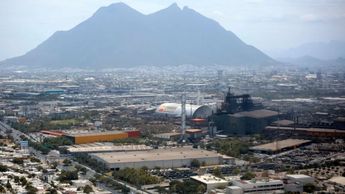 En la zona de la UANL existen giros industriales que se instalaron desde hace tiempo y destaca por su tamaño la empresa Ternium. | Jorge López
