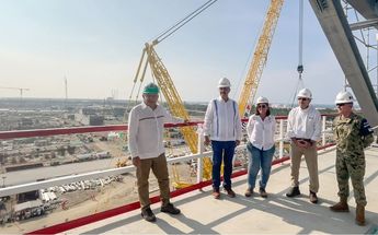 "Ya no vamos a comprar gasolina en el extranjero y garantizaremos que no haya gasolinazos": AMLO supervisa refinería de Dos Bocas