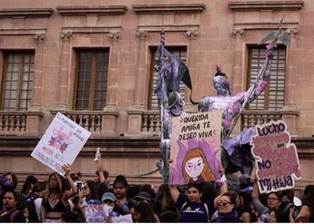 La convocatoria de la marcha del 8M en Saltillo fue emitida en redes sociales. | Crédito: Yuzaleth Rocha | Diseño: Mauricio Ledesma