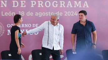 Samuel García junto a AMLO y Claudia Sheibaum en Nuevo León. | Jorge López