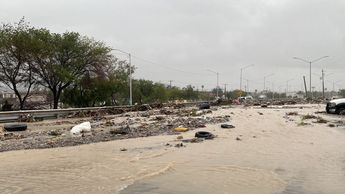 Basura llega a avenida Luis Donaldo Colosio tras lluvias / Miranda Arias