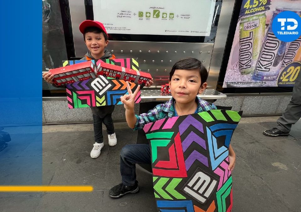 Ambos niños se disfrazaron de la tarjeta de Movilidad Integrada / César García.