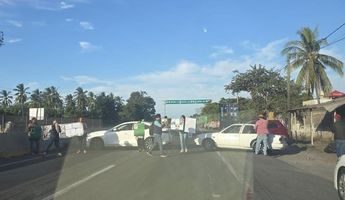 Las familias exigen a la Fiscalía de Colima que agilice la búsqueda de los conductores. | Arnoldo Delgadillo