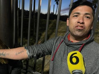 Fan de RBD se tatúa el nombre de la banda y hace fila para no quedarse sin boletos. / Uriel Reyna