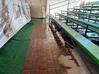 El hielo se convirtió en litros de agua desperdiciados a lo largo y acho de esta estructura / Cortesía