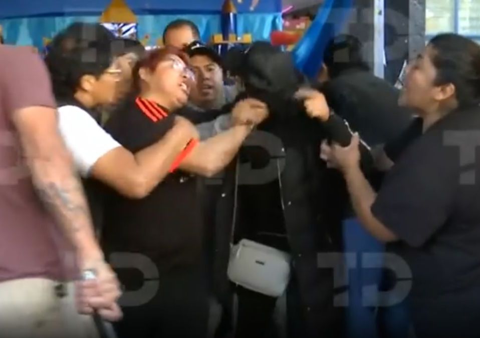 Escuela asegura que no se ha discriminado a los hijos del padre de familia inconforme. | Telediario