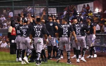 Mariachis de Guadalajara en la LMB