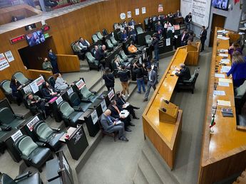 El titular de Agua y Drenaje de Monterrey compareció ante el Congreso de Nuevo León. | Kevin Recio