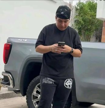 El influencer solía compartir en sus redes sociales fotografías con su ropa de marca y su lujosa camioneta