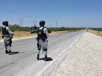 Elementos de la Guardia Nacional en el lugar donde se ubicaron tres cuerpos. | Agustín Martínez