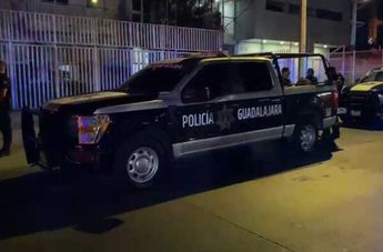 Patrulla de la Policía de Guadalajara en la Avenida Chapultepec, lugar donde detuvieron al hombre armado | Telediario