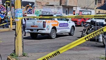 Personal de Movilidad de Tlajomulco acudió para acordonar el área y preservar la escena | Juan Carlos Munguía