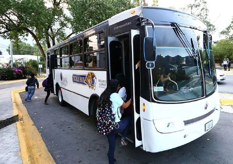 Avalan estudiantes 'rutas alternas' durante regreso a clases en la UANL