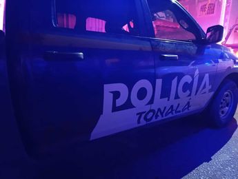 Los oficiales ya investigan lo sucedido en el fraccionamiento de Tonalá. | Javier León