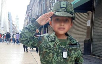 Zuri quiere ser de grande militar como su papá /Cortesía