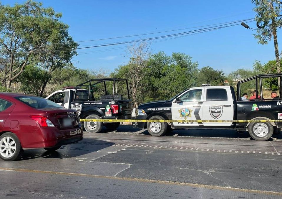 Las autoridades se movilizaron a la Autopista al Aeropuerto en Apodaca. | Marcela Cuevas