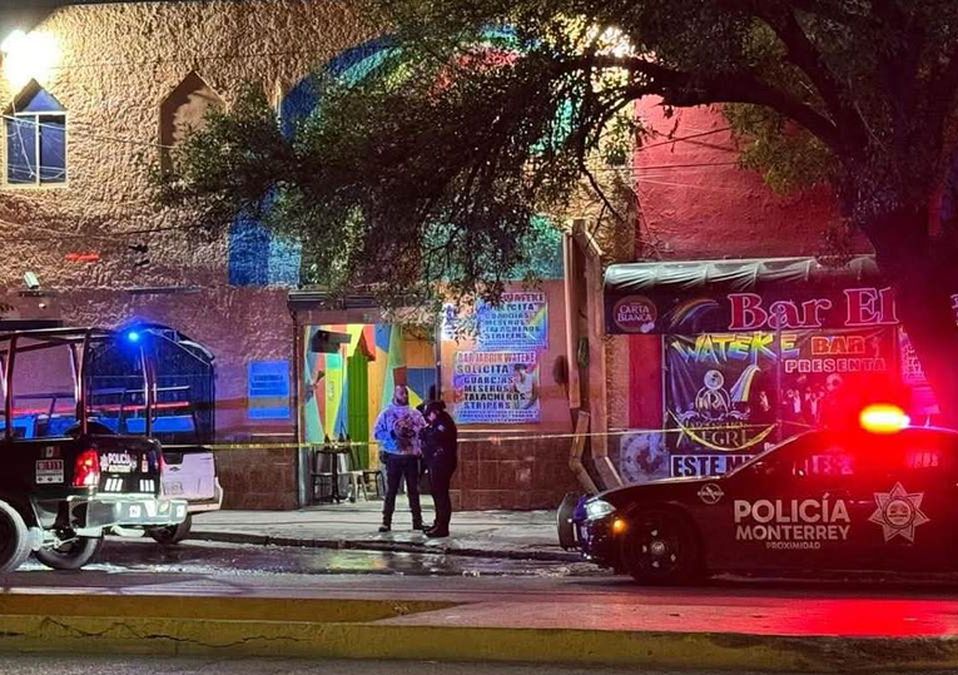 Al lugar acudieron elementos de Cruz Roja, sin embargo, el hombre de entre 25 y 30 años perdió la vida en el lugar. | Lolita Lastra