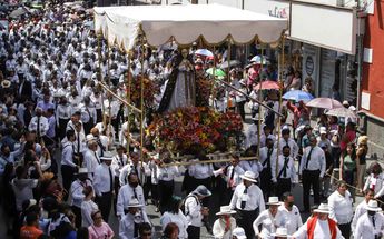 Imagen de la Virgen de la Soledad en la Procesión de Viernes Santo en Puebla | Agencia Es Imagen