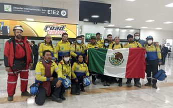 El equipo de rescatistas llegó al AICM. | Leonardo Lugo